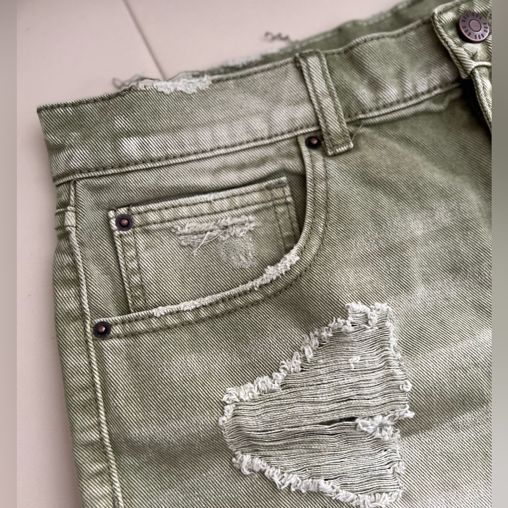 BDG Dropped Rise Distressed Denim Short - Picture 2 of 7